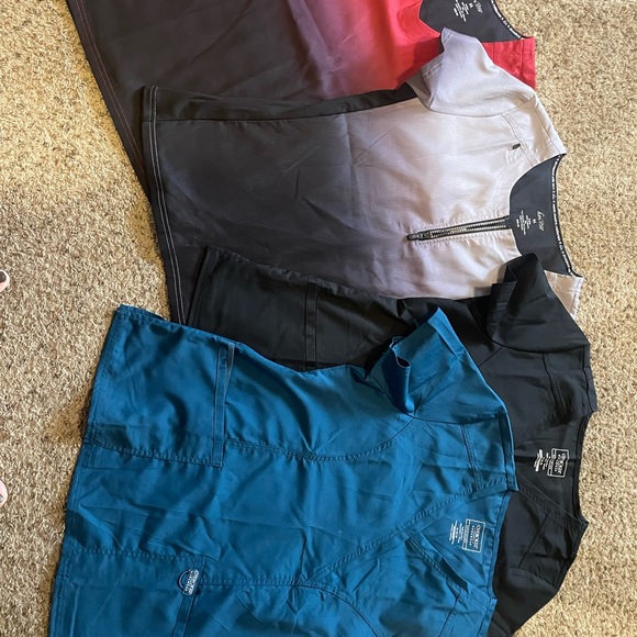 Scrub tops - Picture 1 of 5